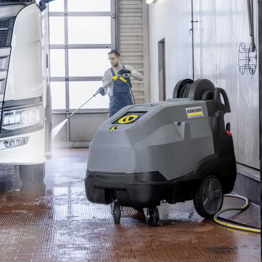 Karcher | Professional Hot Water Pressure Washer / Steam Cleaner | HDS 7/10-4 M